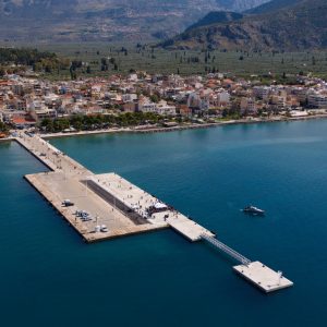 Σοβαρό τροχαίο με τραυματισμό τουρίστριας στο λιμάνι της Ιτέας