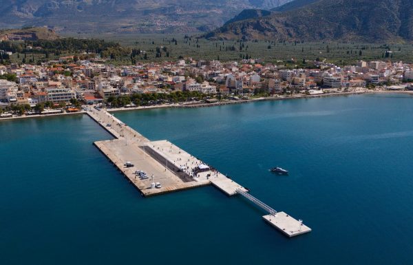 Σοβαρό τροχαίο με τραυματισμό τουρίστριας στο λιμάνι της Ιτέας