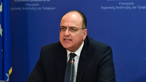 Το παρασκήνιο της παραίτησης του Μακάριου Λαζαρίδη: Ο εκνευρισμός του Κυριάκου Μητσοτάκη και ο ρόλος της Ντόρας Μπακογιάννη