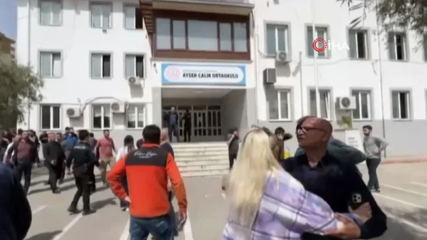 15χρονος πυροβόλησε και σκότωσε τρεις μαθητές και έναν δάσκαλο σε σχολείο στην Τουρκία, τουλάχιστον 20 τραυματίες