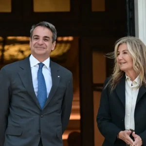 Ο Κυριάκος Μητσοτάκης εύχεται στη Μαρέβα Γκραμπόφσκι για τα γενέθλιά της: «Χρόνια πολλά αγάπη μου»