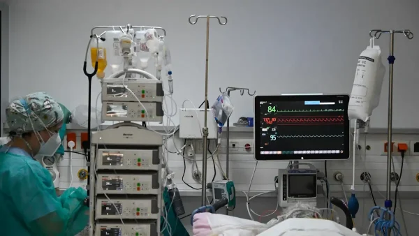 Κρούσμα μηνιγγίτιδας στο ΑΠΘ: Διασωληνωμένος σε σταθερή κατάσταση παραμένει ο 19χρονος – Τα μέτρα που έχουν ληφθεί στο πανεπιστήμιο