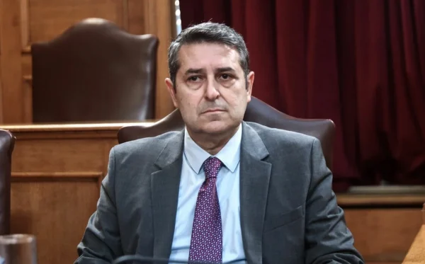 Διασωληνωμένος στη ΜΕΘ του Ευαγγελισμού ο Γιώργος Μυλωνάκης, διαγνώστηκε με ανεύρυσμα στον εγκέφαλο