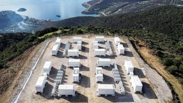 Μπαίνουν στο ηλεκτρικό δίκτυο οι μονάδες αποθήκευσης της Motor Oil Φωκίδας, Βοιωτίας και Φλώρινας