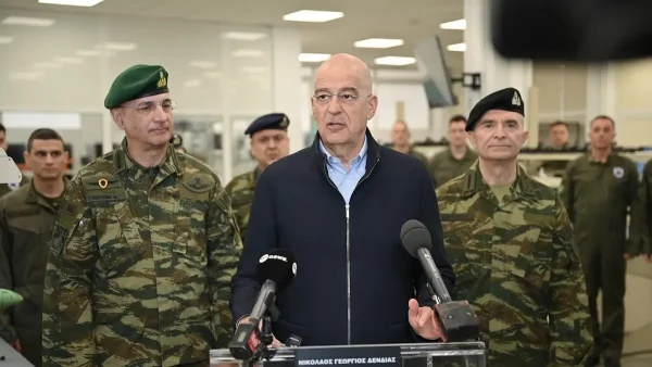 Ο Νίκος Δένδιας υπέγραψε συμφωνία με την Ευρωπαϊκή Τράπεζα Επενδύσεων για την αναβάθμιση 40 στρατοπέδων