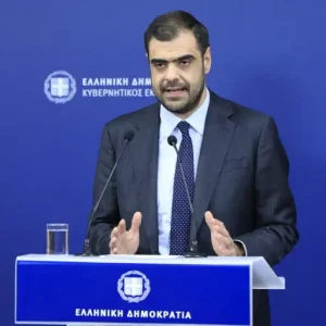 Μαρινάκης σε Ανδρουλάκη: Καταθέστε πρόταση νόμου για τη 13η σύνταξη ώστε να κοστολογηθεί από το Γενικό Λογιστήριο του Κράτους