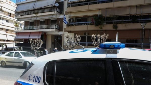 Νεκρές βρέθηκαν μάνα και κόρη στο διαμέρισμά τους στο κέντρο της Λάρισας
