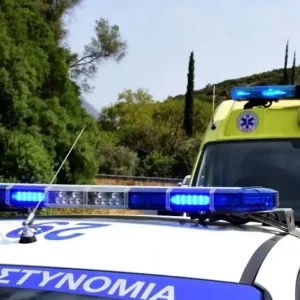 Ηλεία: 31χρονη μητέρα νοσηλεύεται σε κρίσιμη κατάσταση μετά από βουτιά – Τραυματίστηκε σοβαρά στον αυχένα