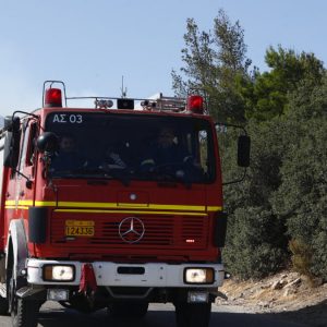 Πυρκαγιά στα Γρεβενά, σηκώθηκε ελικόπτερο