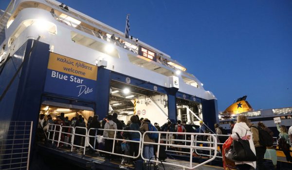 Πάσχα 2026: Συνεχίζεται η έξοδος των εκδρομέων - Γεμάτα αναχωρούν τα πλοία και τα ΚΤΕΛ