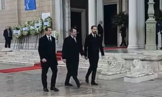 Παύλος, Νικόλαος, Φίλιππος και άλλα 7 μέλη της πρώην βασιλικής οικογένειας έλαβαν κι επίσημα το επώνυμο Ντε Γκρες, με απόφαση του ΣτΕ