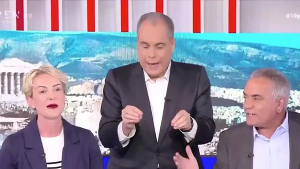 Σδούκου και Σκουρλέτης μάλωσαν on air και τους χώρισε ο Στραβελάκης: «Στο σπίτι του κρεμασμένου»