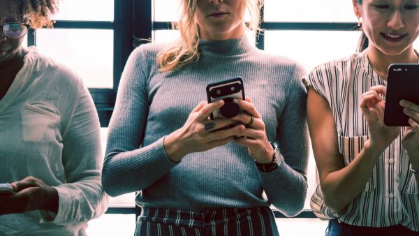 Ακόμα και μόνο ένα διάλειμμα από τα social media βελτιώνει τη μνήμη μας