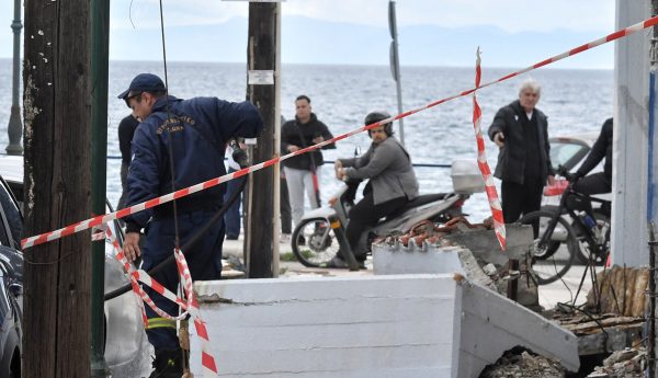 Κόρινθος: Αυτή είναι η άδεια της έγκρισης των εργασιών στο μπαλκόνι που έπεσε και σκότωσε την 43χρονη – Τι λέει  ο μηχανικός