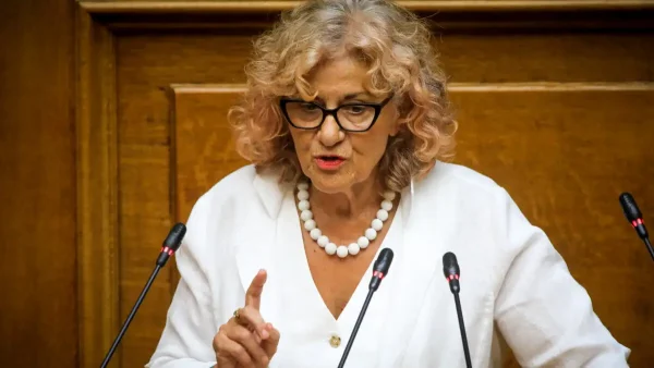 Πέθανε ο γιος της Θεανώς Φωτίου σε ηλικία 48 ετών