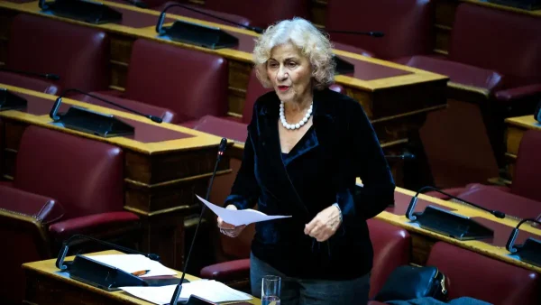 Θεανώ Φωτίου: Συλλυπητήρια από όλες τις πτέρυγες της Βουλής στη βουλευτή της Νέας Αριστεράς για τον θάνατο του 48χρονου γιου της