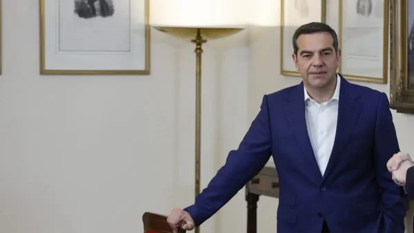 Τσίπρας για διάγγελμα Μητσοτάκη: «Το μόνο ασυμβίβαστο είναι του πρωθυπουργού και του πολιτικού απατεώνα»