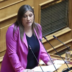 Την άρση της βουλευτικής ασυλίας της Ζωής Κωνσταντοπούλου εισηγείται η Επιτροπή Δεοντολογίας της Βουλής