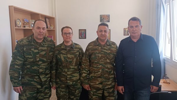 Εθιμοτυπικές επισκέψεις της Ένωσης Στρατιωτικών Φθιώτιδας στον Ανώτερο Διοικητή Φρουράς και στον Διοικητή του ΚΕΝ-ΚΕΥΠ