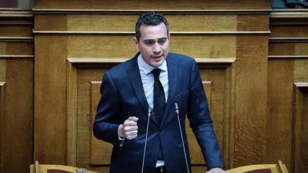 Όταν ο νέος αναπληρωτής εκπρόσωπος της ΕΛ.Α.Σ. καθύβριζε τον Τσίπρα: «Είσαι καραγκιόζης, ο πιο ανεπανάληπτος ψεύτης πολιτικός»