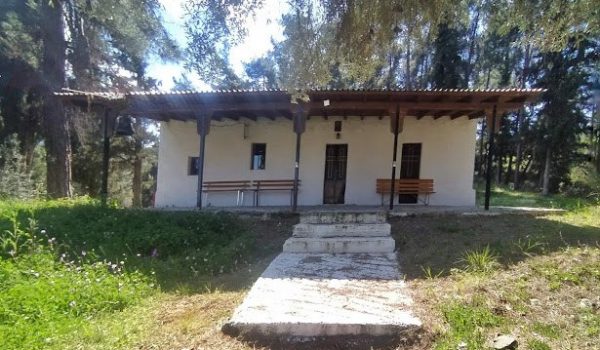 Σπερχειάδα: Πανηγυρίζει το παρεκκλήσι του Αγίου Νικολάου του Νέου Εν Βουνένοις