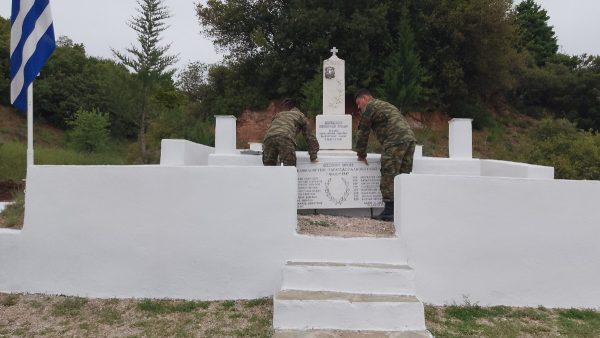Καθαρισμός του μνημείου της Μάχης της Ταράτσας από τον 2ο Λόχο του 485 Τάγματος Διαβιβάσεων (ΦΩΤΟ)