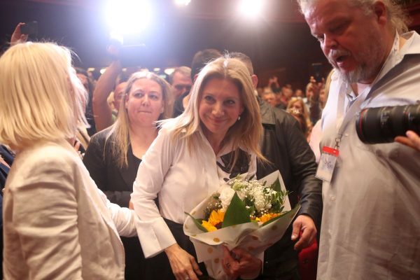 Καρυστιανού: Ο Τσίπρας είναι ξαναζεσταμένο φαγητό, πολύ γκλάμουρ η παρουσίαση της ΕΛΑΣ