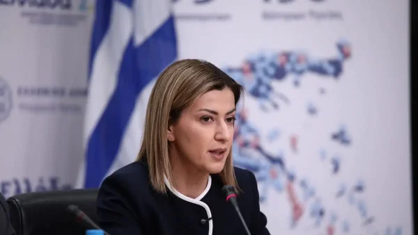 Ειρήνη Αγαπηδάκη: Το «ευχαριστώ» σε γιατρούς και νοσηλεύτριες μετά την αδιαθεσία που αισθάνθηκε στη Βουλή – «Τίποτε σοβαρό, λίγη ξεκούραση»