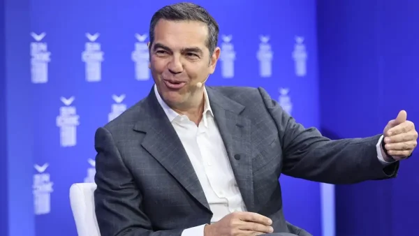 Αλέξης Τσίπρας: «Όλη η ομάδα προετοιμάζεται για τη μεγάλη μέρα» – Ο Κραουνάκης βάζει τη μουσική στο νέο κόμμα