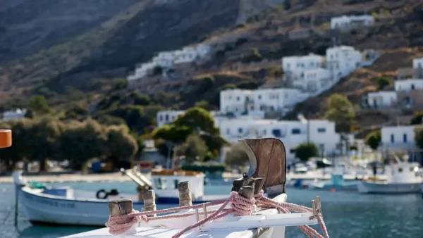 Με τον ύμνο της ΑΕΚ στα ηχεία μπήκε στην Αμοργό πλοίο της Seajets του Μάριου Ηλιόπουλου