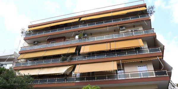 Αμπελόκηποι: Αυτό είναι το κτίριο του παράνομου γηροκομείου που έγινε κολαστήριο για 4 ηλικιωμένες -Προσωρινά ελεύθερη η ιδιοκτήτρια