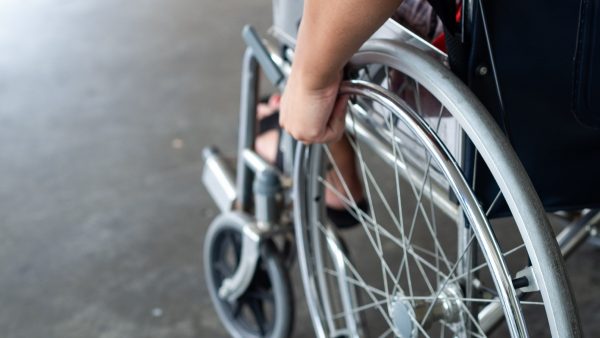 Ζητείται γυναίκα για φροντίδα κυρίας ΑΜΕΑ
