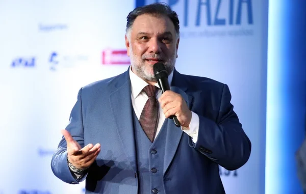 Γρηγόρης Αρναούτογλου: «Θα ήθελα όταν φύγω να λένε στον γιο μου συγχαρητήρια για τον πατέρα σου»