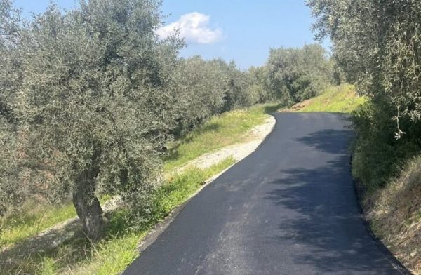 Δήμος Λεβαδέων: Εξασφάλισε 2,5 εκ. ευρώ για παρεμβάσεις στην αγροτική οδοποιία
