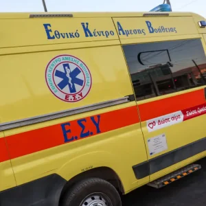 Χαλκιδική: Τρεις τραυματίες από μετωπική σύγκρουση δύο αυτοκινήτων – Ένας μεταφέρθηκε στο ΑΧΕΠΑ