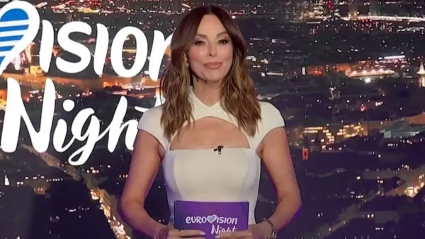 Eurovision Night: Όσα είπε η Μπέττυ Μαγγίρα στην έναρξη της εκπομπής «Akyla, φέρ’ το»