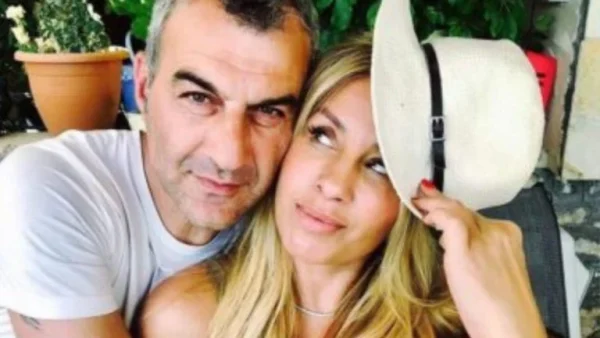 Τραϊανός Δέλλας για επέτειο γάμου με τη Γωγώ Μαστροκώστα – «Πριν 16 χρόνια μας ένωσε ο Θεός με τα δεσμά του γάμου, χθες αυτά τα δεσμά κόπηκαν πάλι από αυτόν»