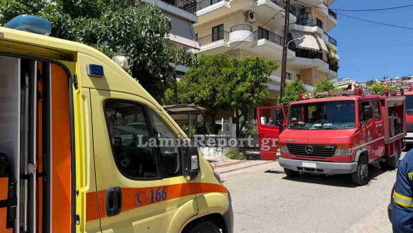 Πυρκαγιά σε διαμέρισμα πρώτου ορόφου στο Παγκράτι Λαμίας - Πρόλαβαν κι έβγαλαν ηλικιωμένη (ΒΙΝΤΕΟ-ΦΩΤΟ)