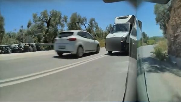 Φορτηγό μπήκε στο αντίθετο ρεύμα και σκόρπισε τον τρόμο - Δείτε βίντεο