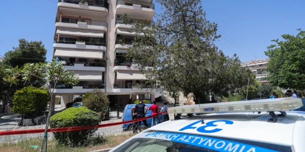 Τραγικός επίλογος στην Ηλιούπολη: Πέθανε και η δεύτερη 17χρονη που έπεσε από την πολυκατοικία