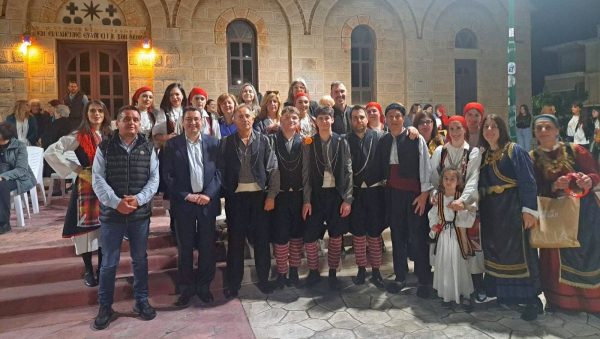 Μουσικοχορευτική εκδήλωση στη Μαλεσίνα για τον εορτασμό των Αγίων Κωνσταντίνου και Ελένης