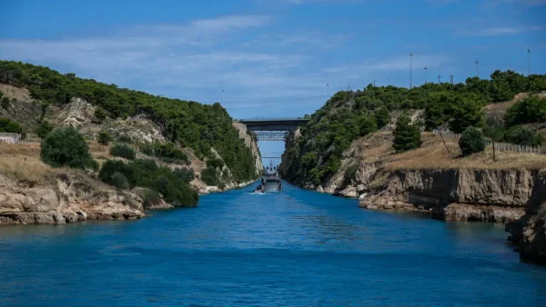Κόρινθος: Μυστήριο με την 15χρονη που βρέθηκε στη Διώρυγα – Κατάφερε να κολυμπήσει 20 λεπτά πριν τη σώσουν