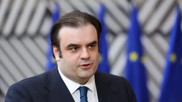Πιερρακάκης: Η Ευρώπη χειρότερη δημοσιονομικά από το 2022 – Στέγαση και ασφάλεια στην ατζέντα του άτυπου Eurogroup