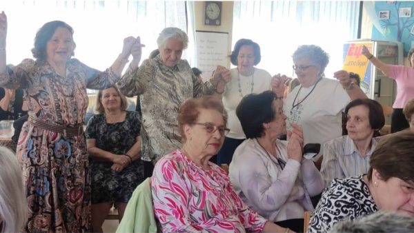 Β' ΚΑΠΗ Δήμου Λαμιέων: Γιορτή αφιερωμένη στη μητέρα με συγκίνηση, μουσική και αναμνήσεις (ΦΩΤΟ)