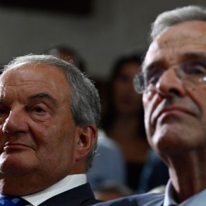 Πέτσας: «Πάντα υπάρχει δυνατότητα προσέγγισης με Σαμαρά και Καραμανλή» – «Ξεκάθαρα δεύτερος ο Τσίπρας στις εκλογές»