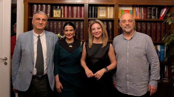 Επιτελείο Καρυστιανού: Δεν κάνουμε face control, ούτε μπορούμε να ελέγξουμε άμεσα παρελθόν ή ποινικό μητρώο όσων φωτογραφίζονται με την πρόεδρο