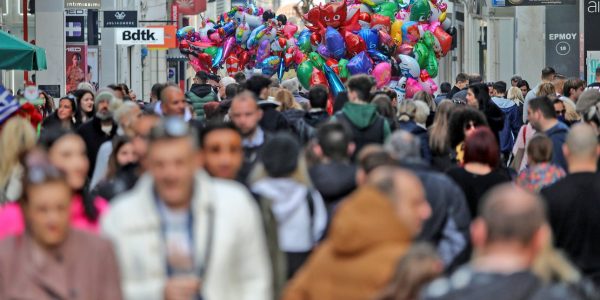 Μέτρα στήριξης 800 εκατ. και φρένο στα Airbnb -Τι προβλέπει το σχέδιο νόμου, ποιους αφορά, τι αλλάζει