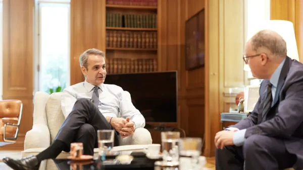 Μητσοτάκης στους Financial Times: H Ευρώπη δεν μπορεί να αποδεχθεί καμία μορφή πληρωμής στα Στενά του Ορμούζ