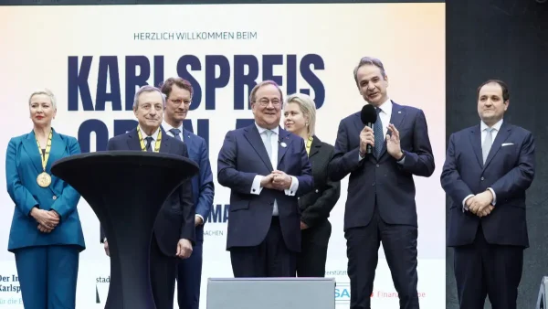 Μητσοτάκης στη βράβευση Ντράγκι: Καμία χώρα δεν υπέφερε περισσότερο από την Ελλάδα στην κρίση – Μάριο, ευχαριστώ που πίστεψες στην επιμονή μας