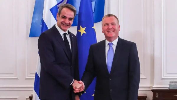 Επίτροπος Δικαιοσύνης σε Μητσοτάκη: «Πρόοδος της Ελλάδας στο Κράτος Δικαίου»